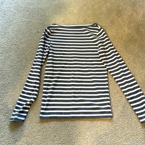 Boat neck grey/white striped shirt